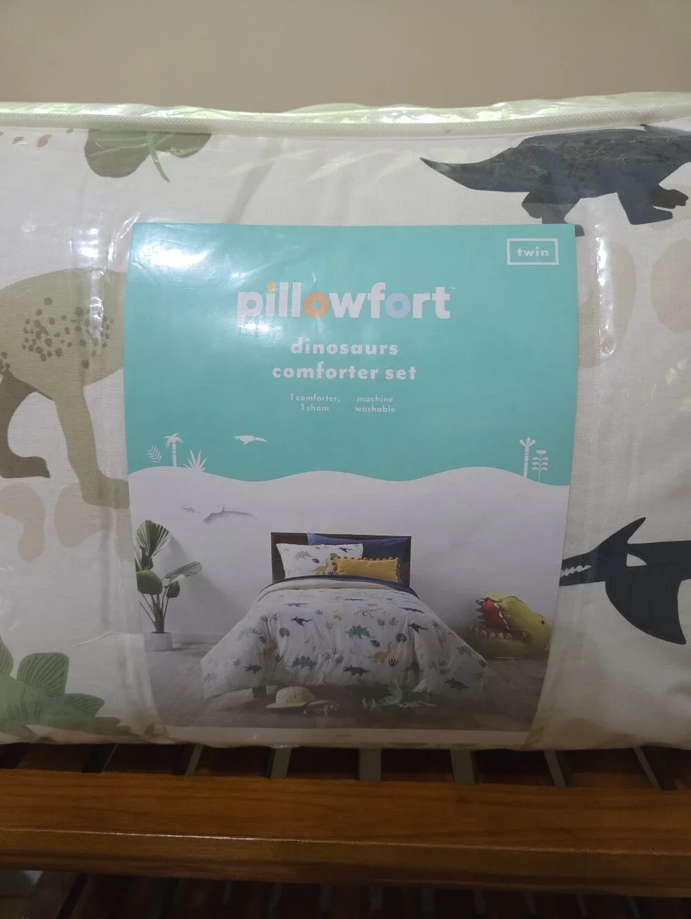 Pillowfort Twin Dinosaur Comforter Set White with Green, Blue, Brown Dino Prints